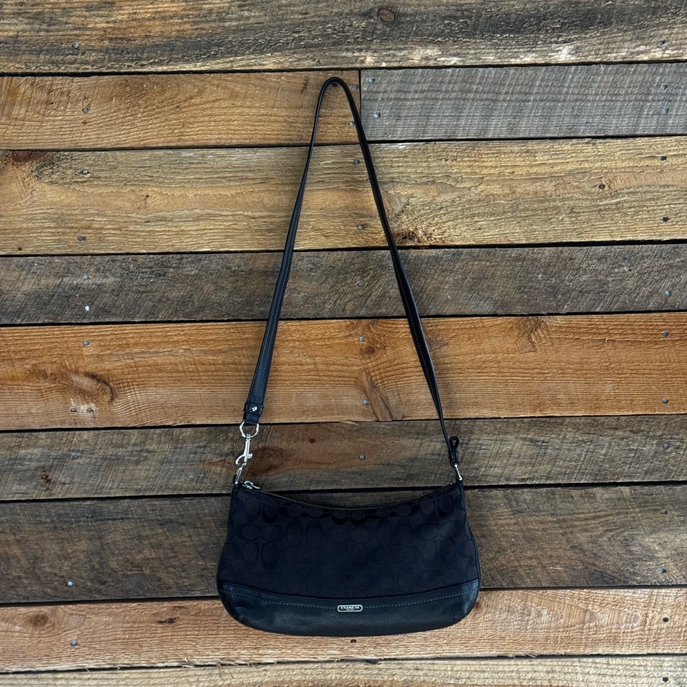 Coach Y2K Black Signature Long or Short Carry Purse in Excellent Condition